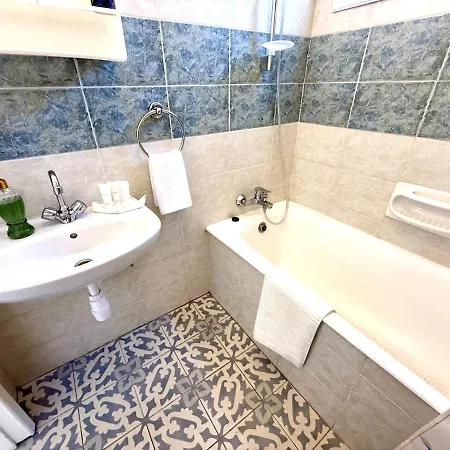 Vila Elegant Moonstone Ii Meneou