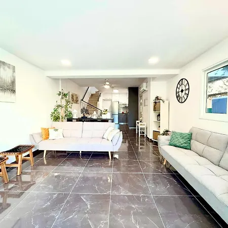 Elegant Moonstone Ii *