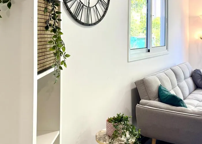 Elegant Moonstone Ii *