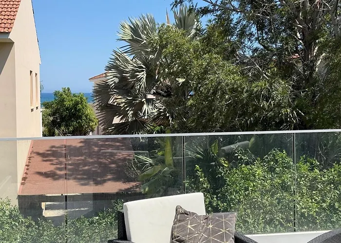 Elegant Moonstone Ii *