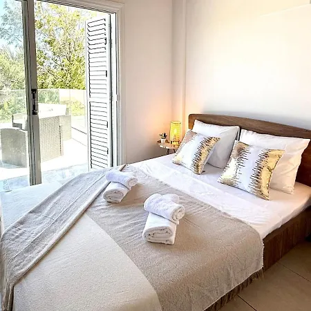 Elegant Moonstone Ii Villa Meneou