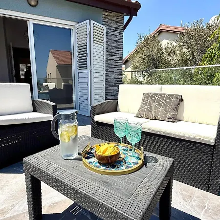 Villa Elegant Moonstone Ii Meneou