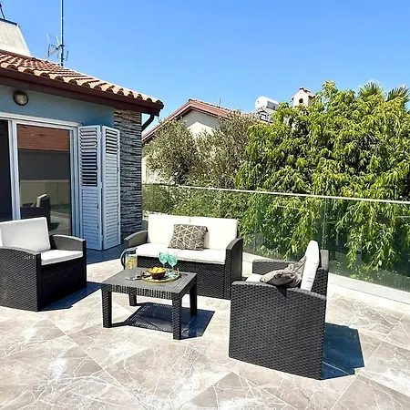 Elegant Moonstone Ii Villa Meneou